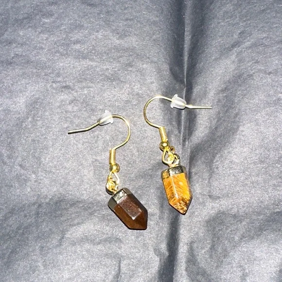 Mini Tigerās Eye Tower Dangling Earrings - Picture 3 of 3